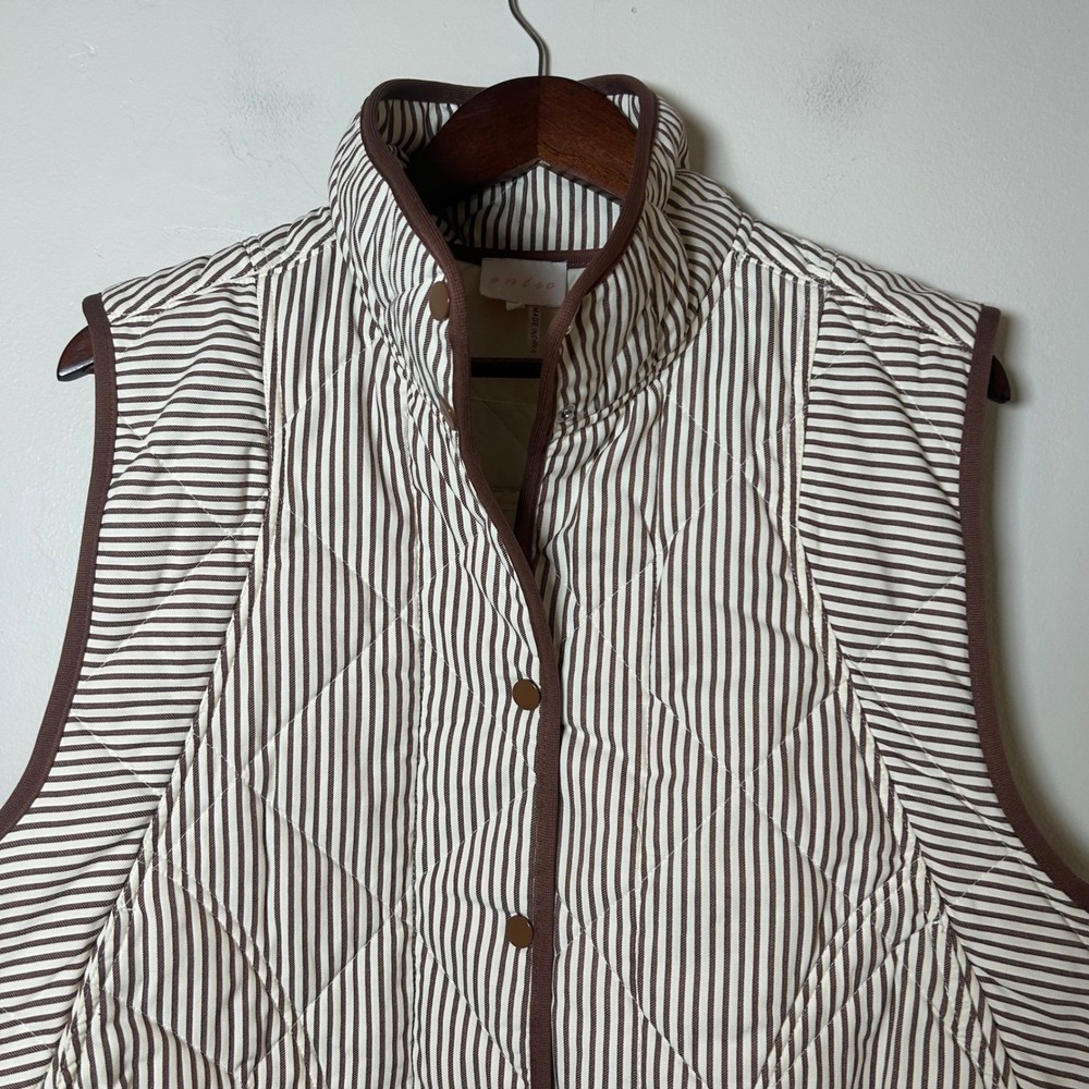 Entro‎ Quilted Striped Vest Women's Brown White Collar Snap Front Size L - Picture 2 of 4